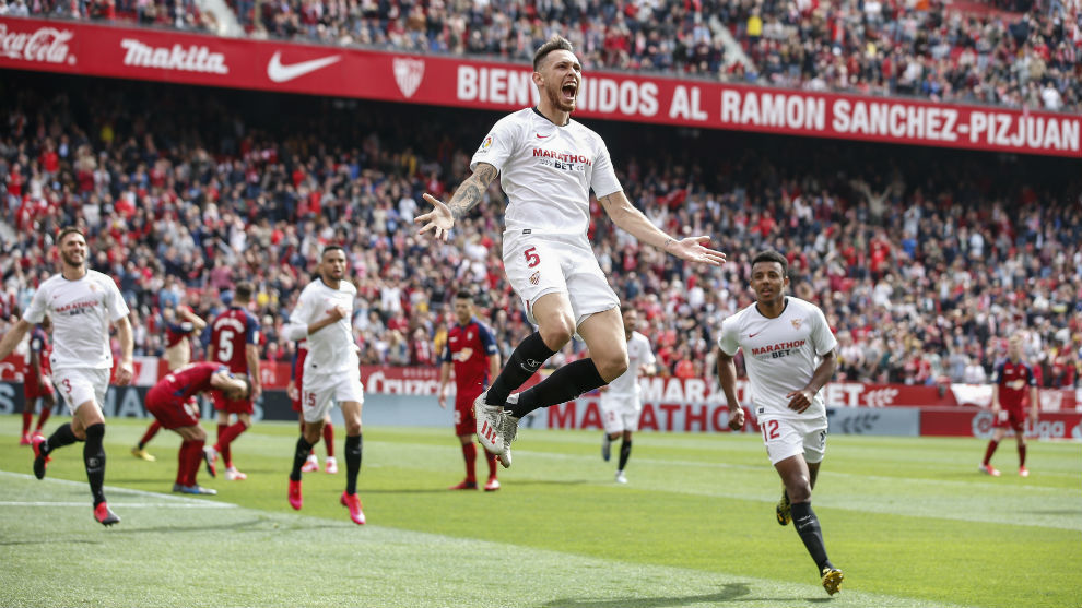 sevilla celebrando gol