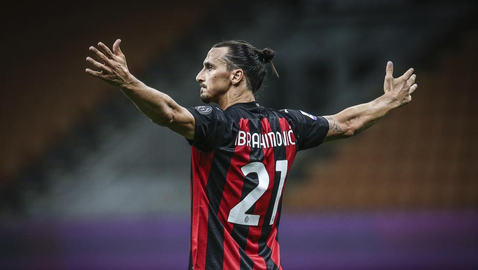 Zlatan celebrando gol Zlatan celebrando gol